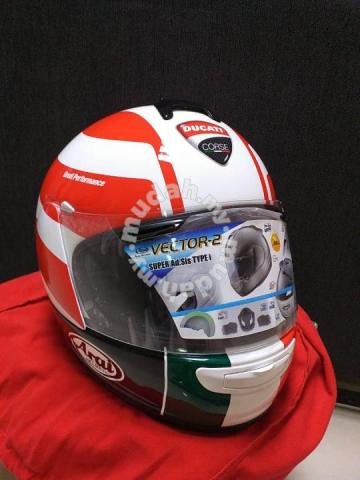 Arai Vector Ducati Corse 360x480 Arai Vector Ducati Corse