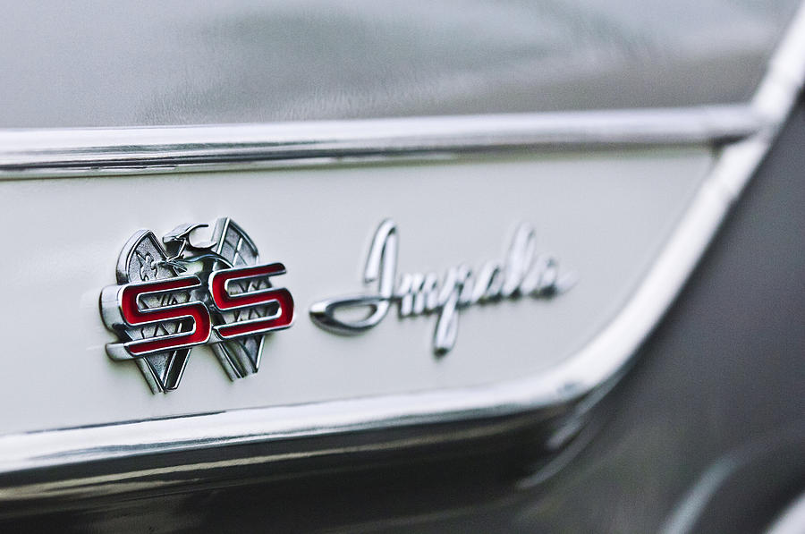 900x597 Chevrolet Impala Ss Emblem Photograph