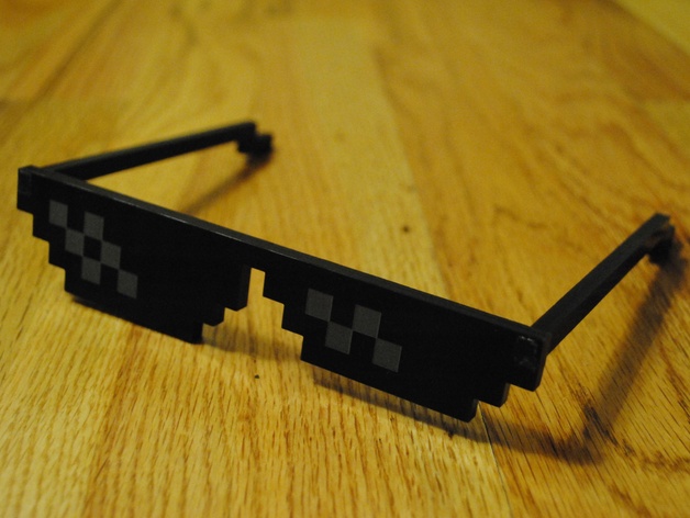 628x472 Glasses Graphic Design Vector