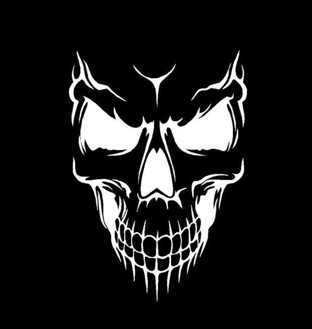 620x653 Evil Skulls Group With Items