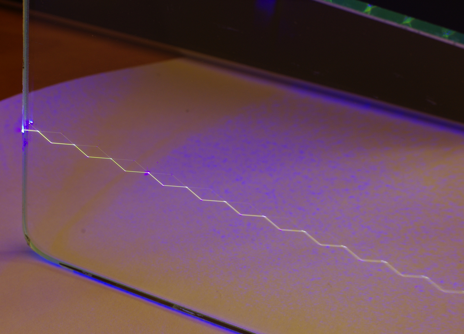 1500x1080 Total Internal Reflection