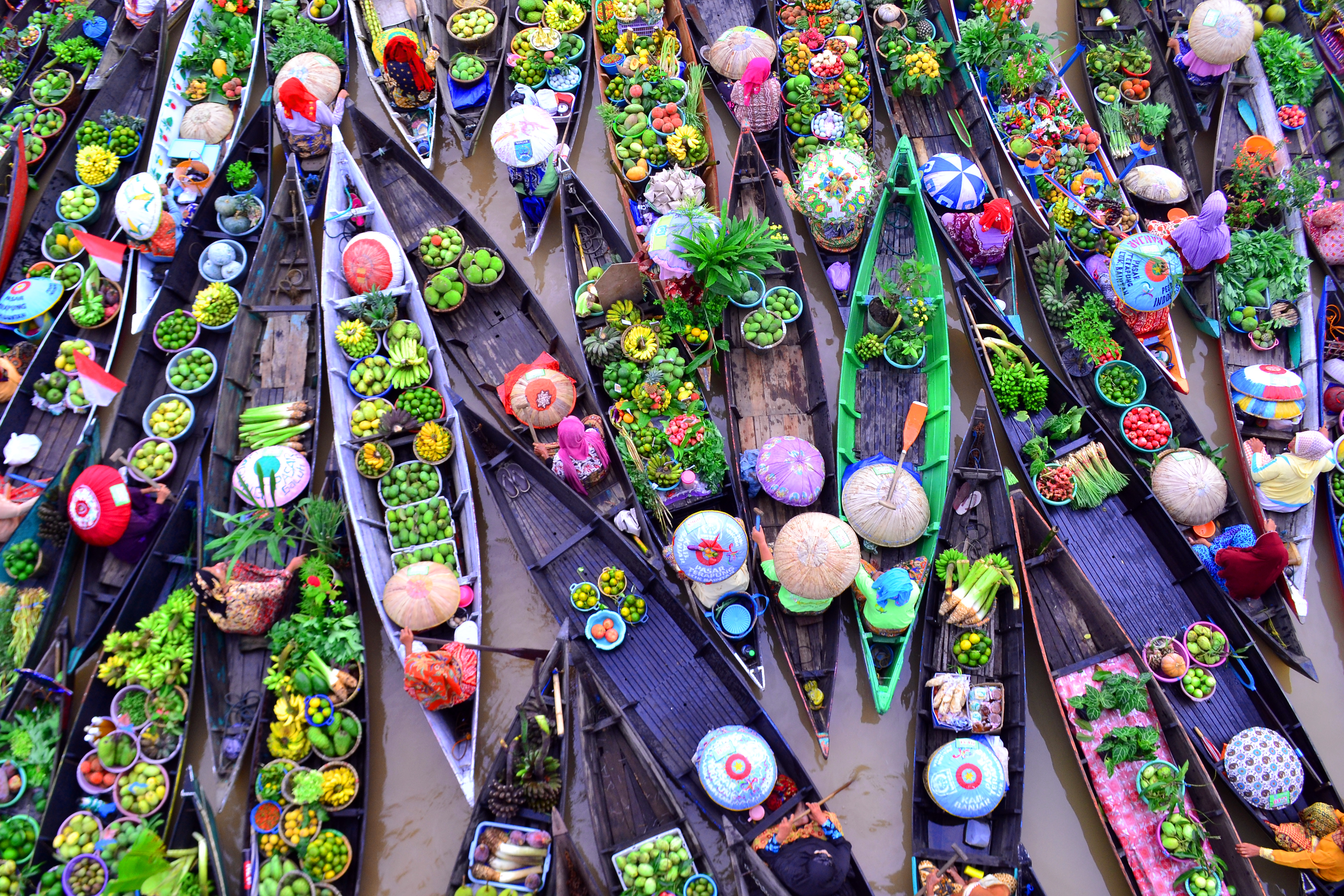 4608x3072 Floating Market