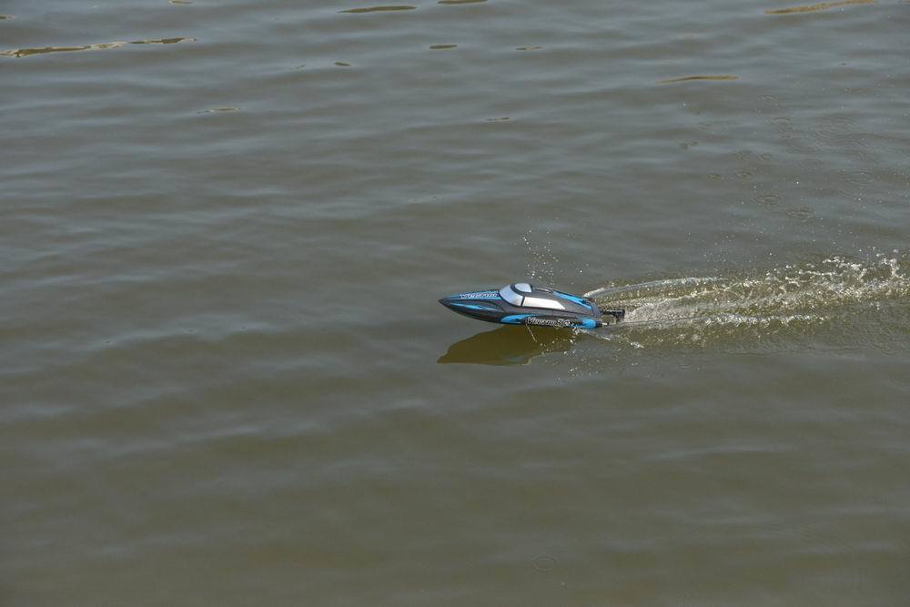 1000x667 Volantex Racent Vector Speed Racing Pool Boat