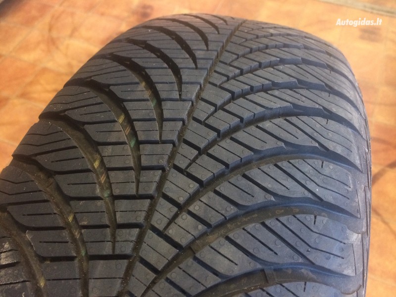800x600 Goodyear Vector Universal Tyres Passanger Car