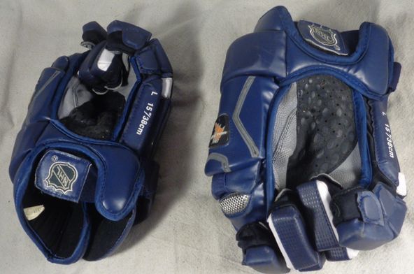 Ccm Vector Nhl Hockey Gloves Bluegrey L Superior Seconds 592x392 Ccm Vector Nhl Hockey Gloves Bluegrey L Superior Seconds
