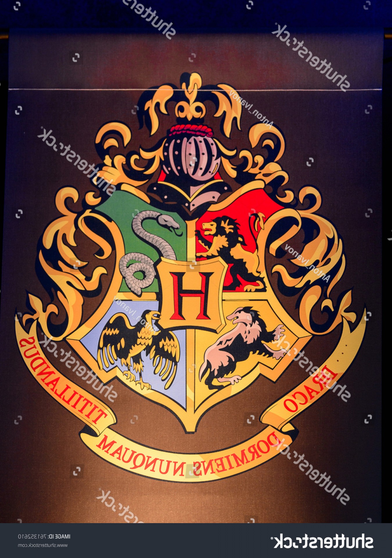 Hogwarts Crest Vector at Vectorified.com | Collection of Hogwarts Crest ...