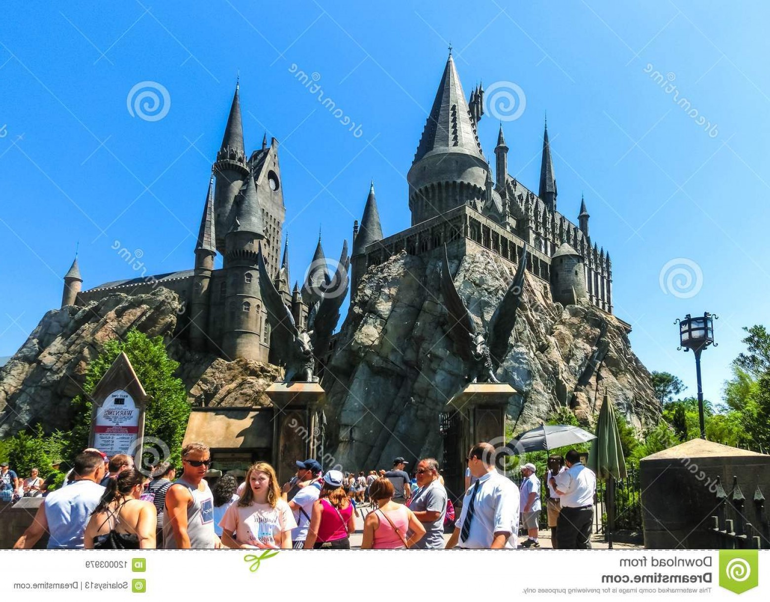 1560x1220 Orlando Florida Usa May People Going To Hogwarts Castle Wizarding
