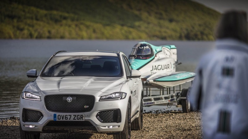 Jaguar Vector Jag's Electric Speed Boat Smashes Maritime 800x450 Jaguar Vector Jag's Electric Speed Boat Smashes Maritime