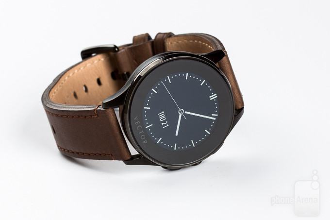 680x453 Vector Luna Review