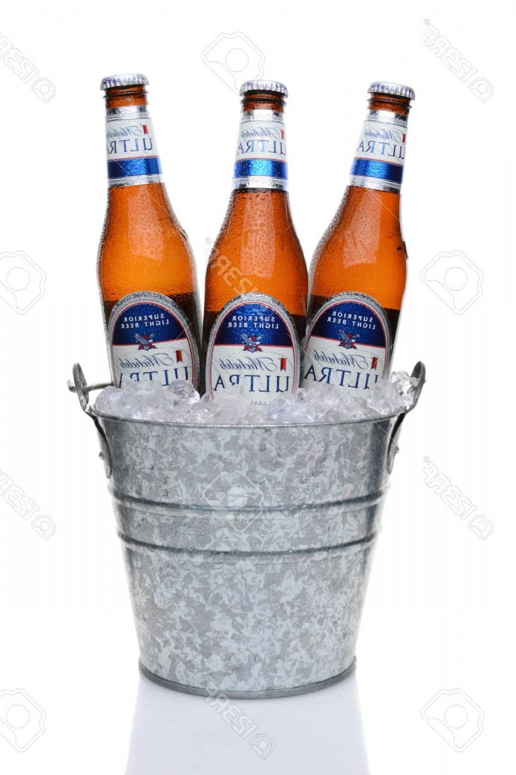 1039x1560 Photoirvine Ca May Michelob Ultra Bottles In A Bucket Of Ice