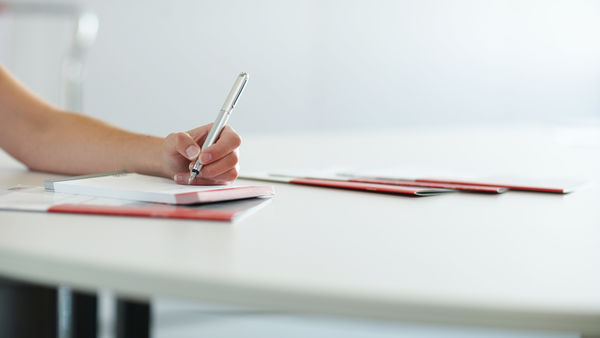 600x338 Newsletter Vector