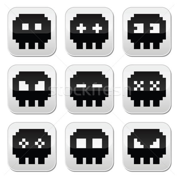 600x599 Pixelated Skull Vector Icons Set Vector Illustration