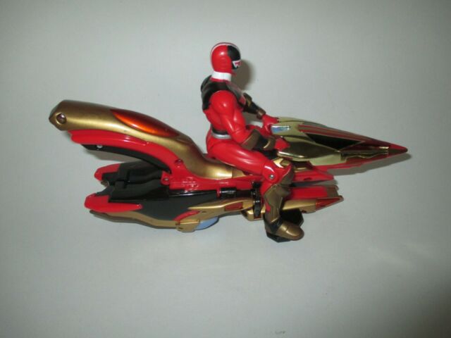 640x480 Power Rangers Time Force Quantum Ranger With Missile Firing Vector
