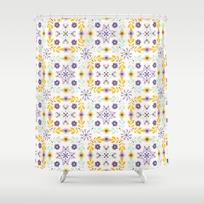 700x700 Floral Quilt Leaf Folk Vector Pattern Shower Curtain