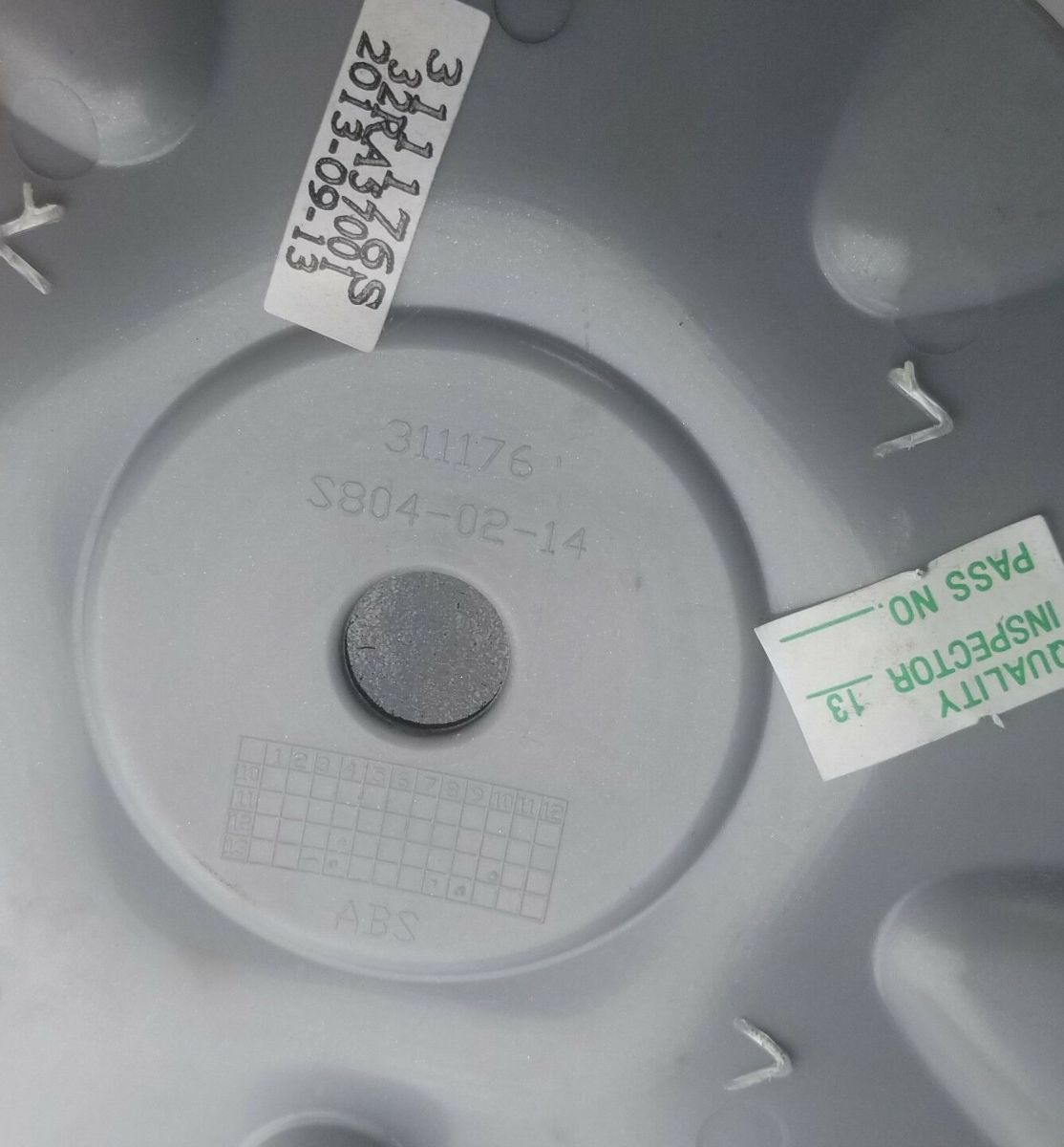 1114x1200 Raceline Silver Wheel Center Cap Vector