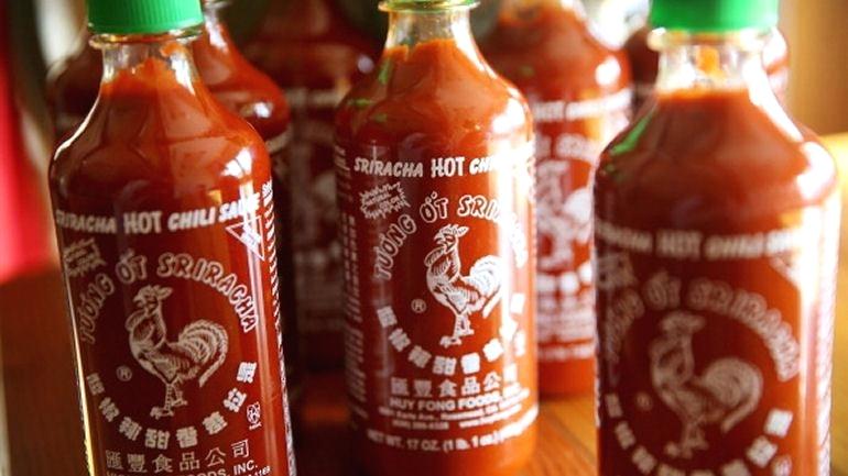 770x433 Sriracha To Go Bottle