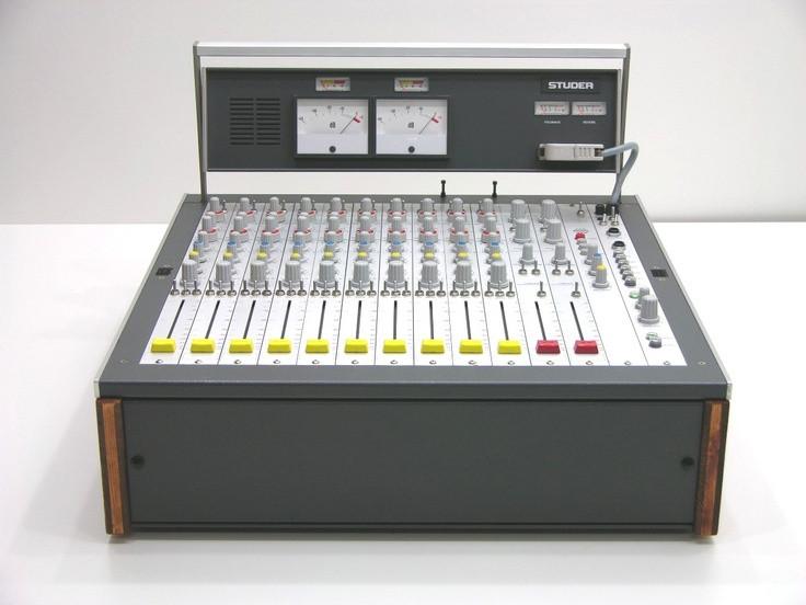 736x552 Trident Vector