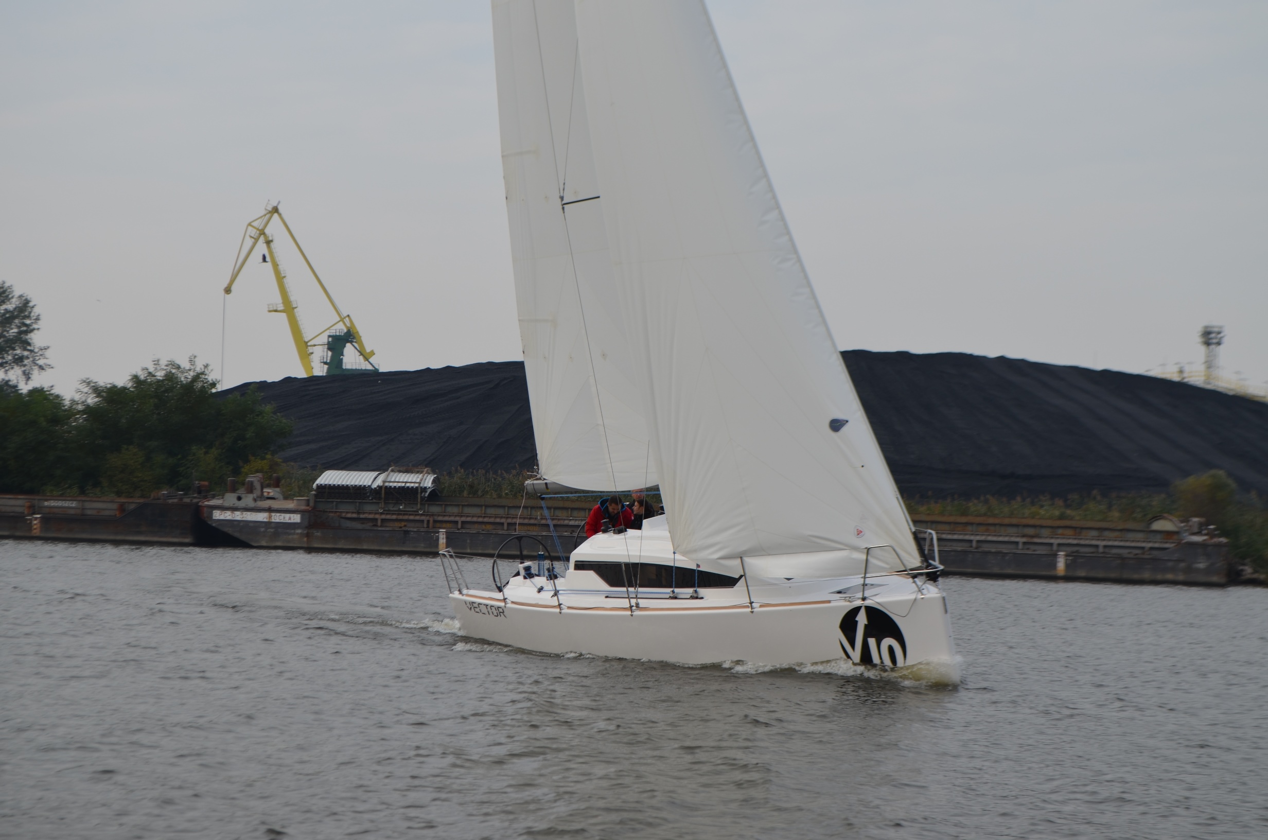 2464x1632 Yacht Charter Vector