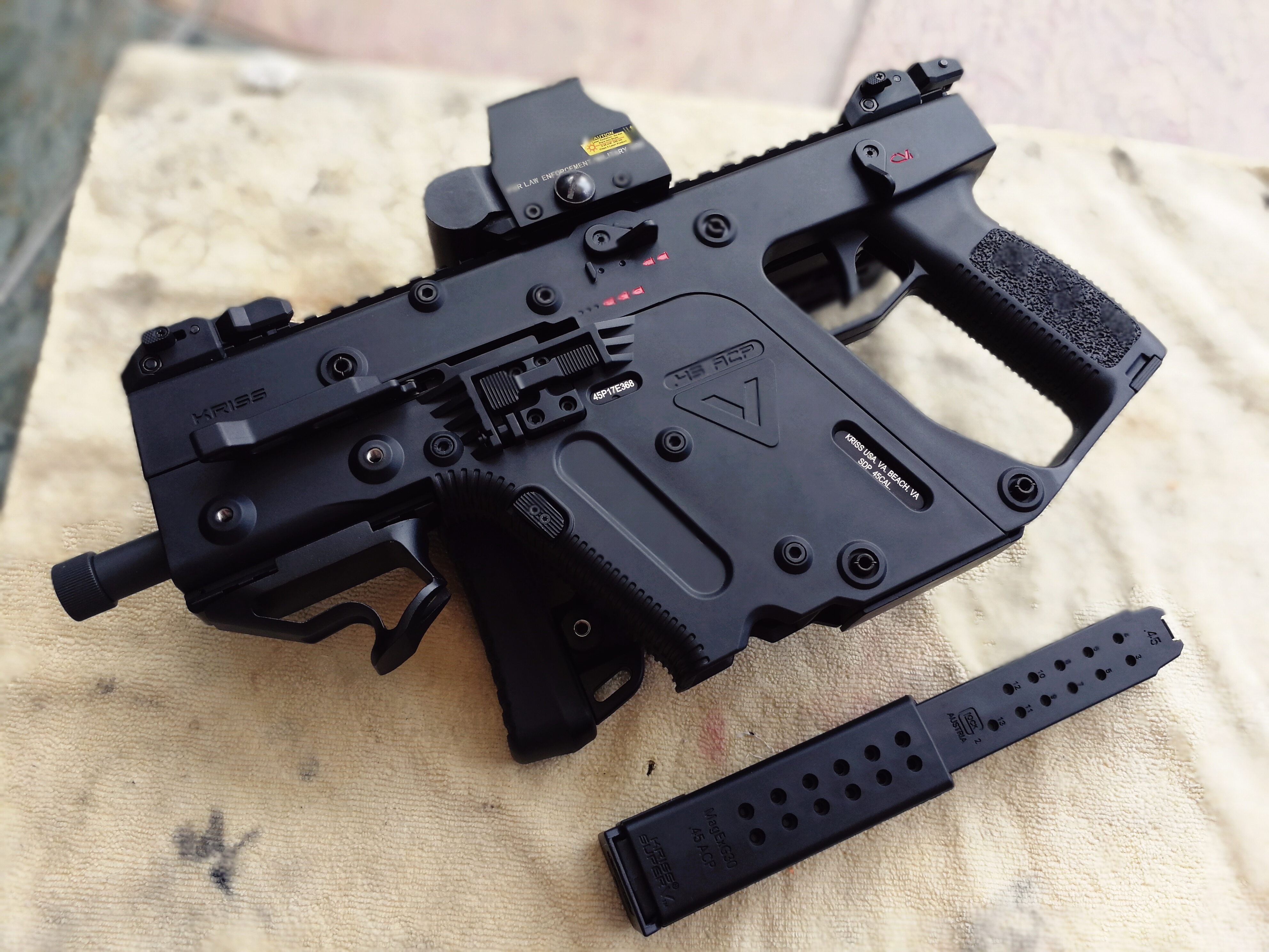 Крисс. Kriss vector SMG .45 ACP. Пистолет пулемет Kriss vector. Kriss vector v2. Kriss vector 9x19.