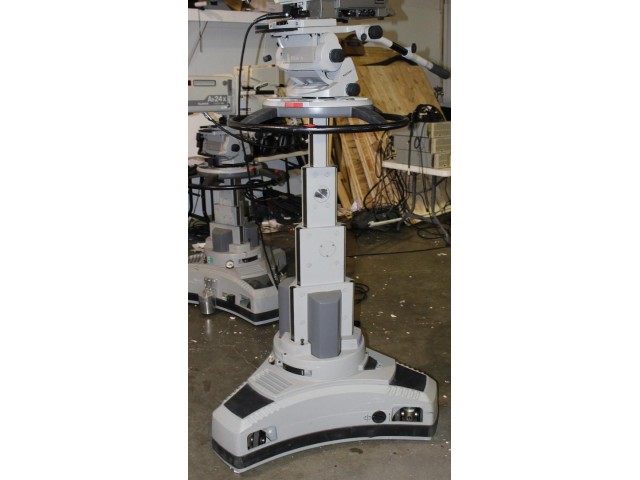 640x480 Vinten Vector With Vinten Quattro Stage Pedesta