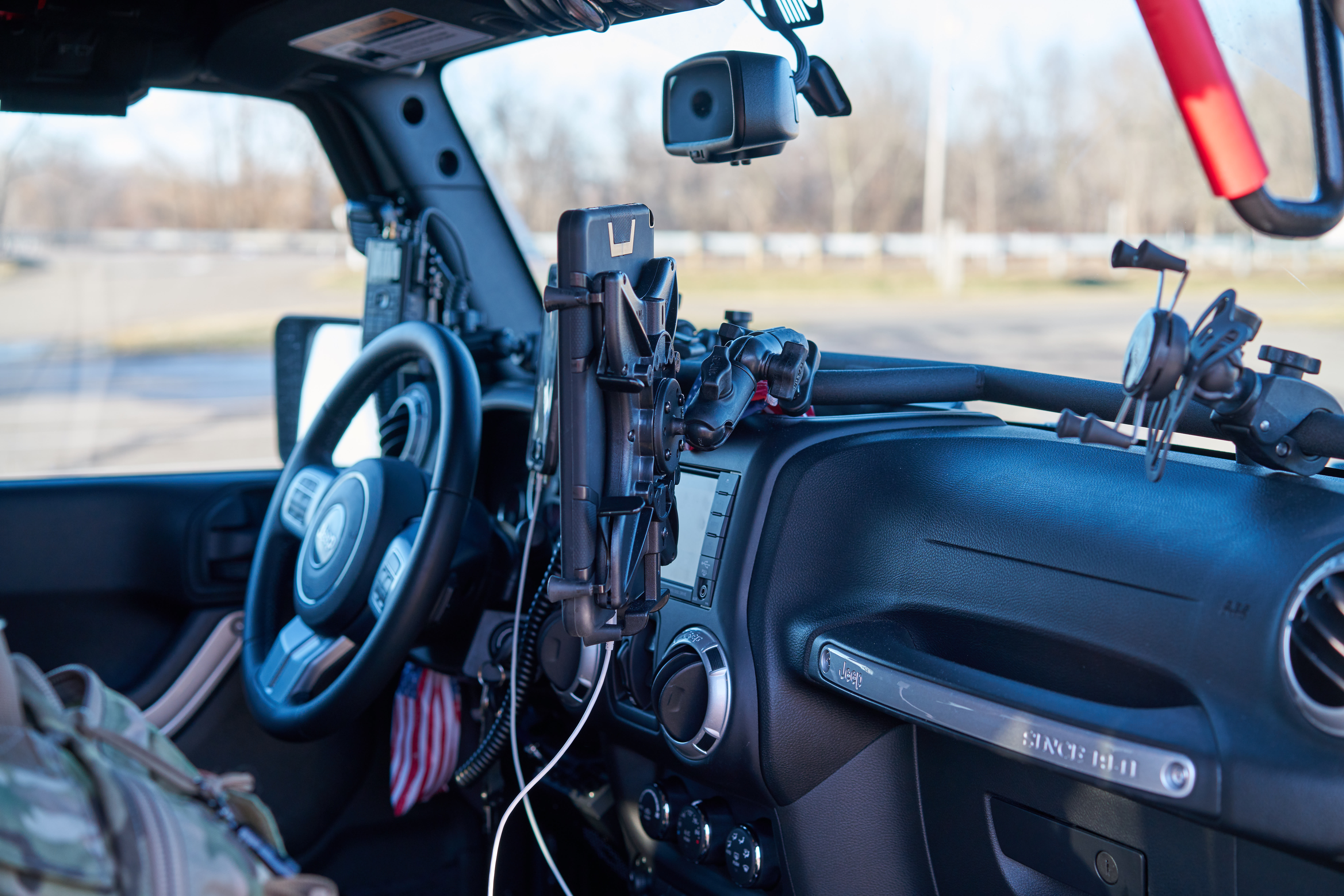 7952x5304 Show Us Your Docking Bar Setup!