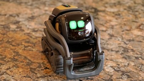 Anki Vector Review It Broke My Heart 470x264 Anki Vector Review It Broke My Heart