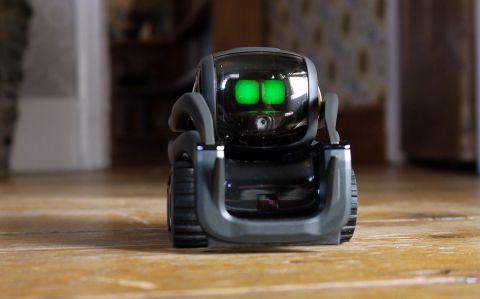 Anki Vector Review A Bot With A Big Brain But Small Ambitions 480x299 Anki Vector Review A Bot With A Big Brain But Small Ambitions