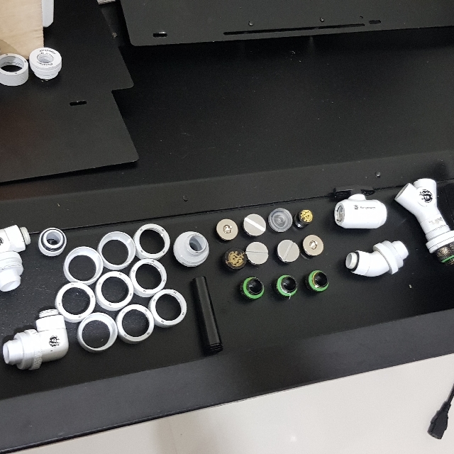 640x640 Vector Desk Pc Case W Water Cooling, Electronics, Computers