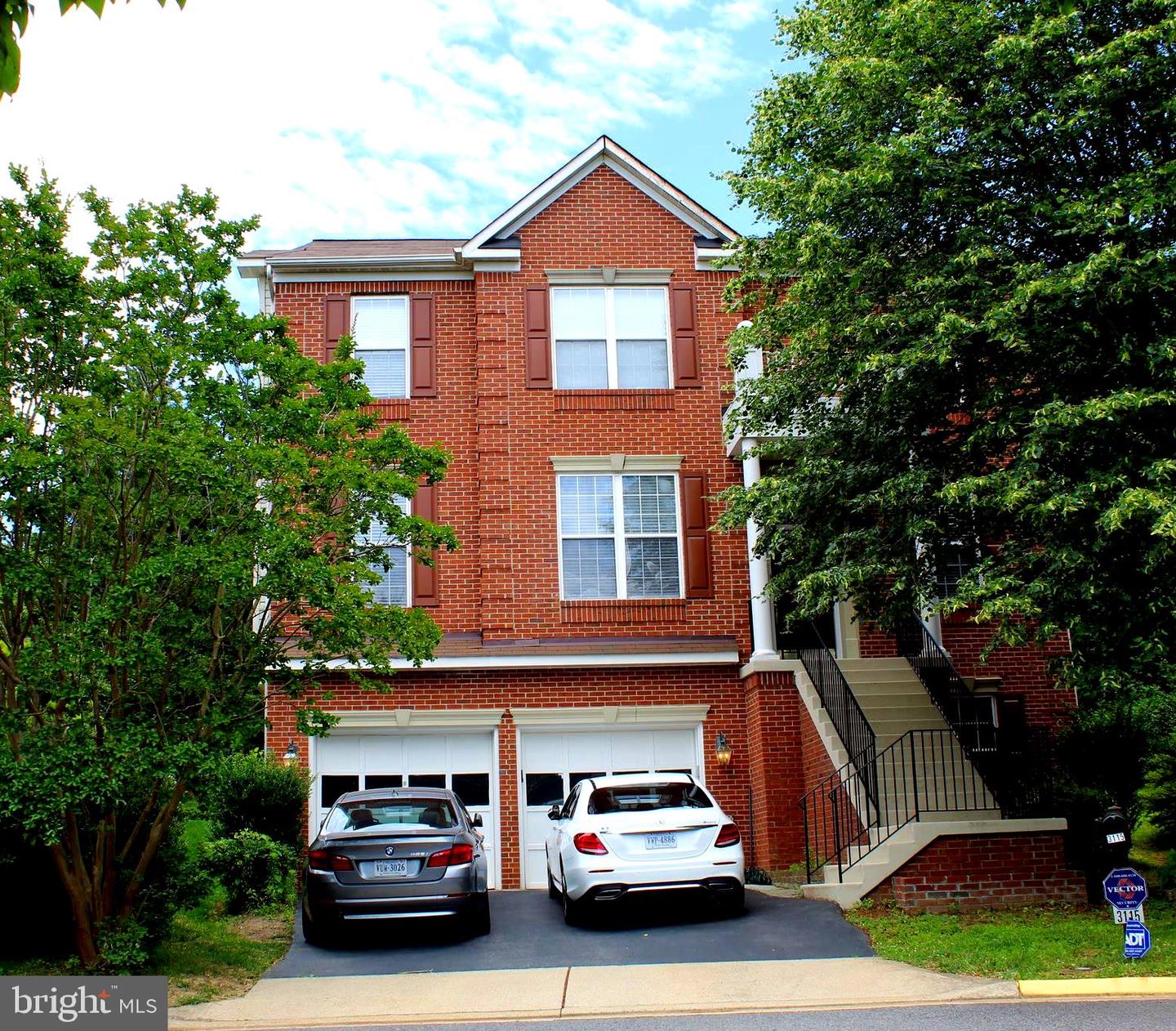 1440x1262 White Daisy Pl, Fairfax Va