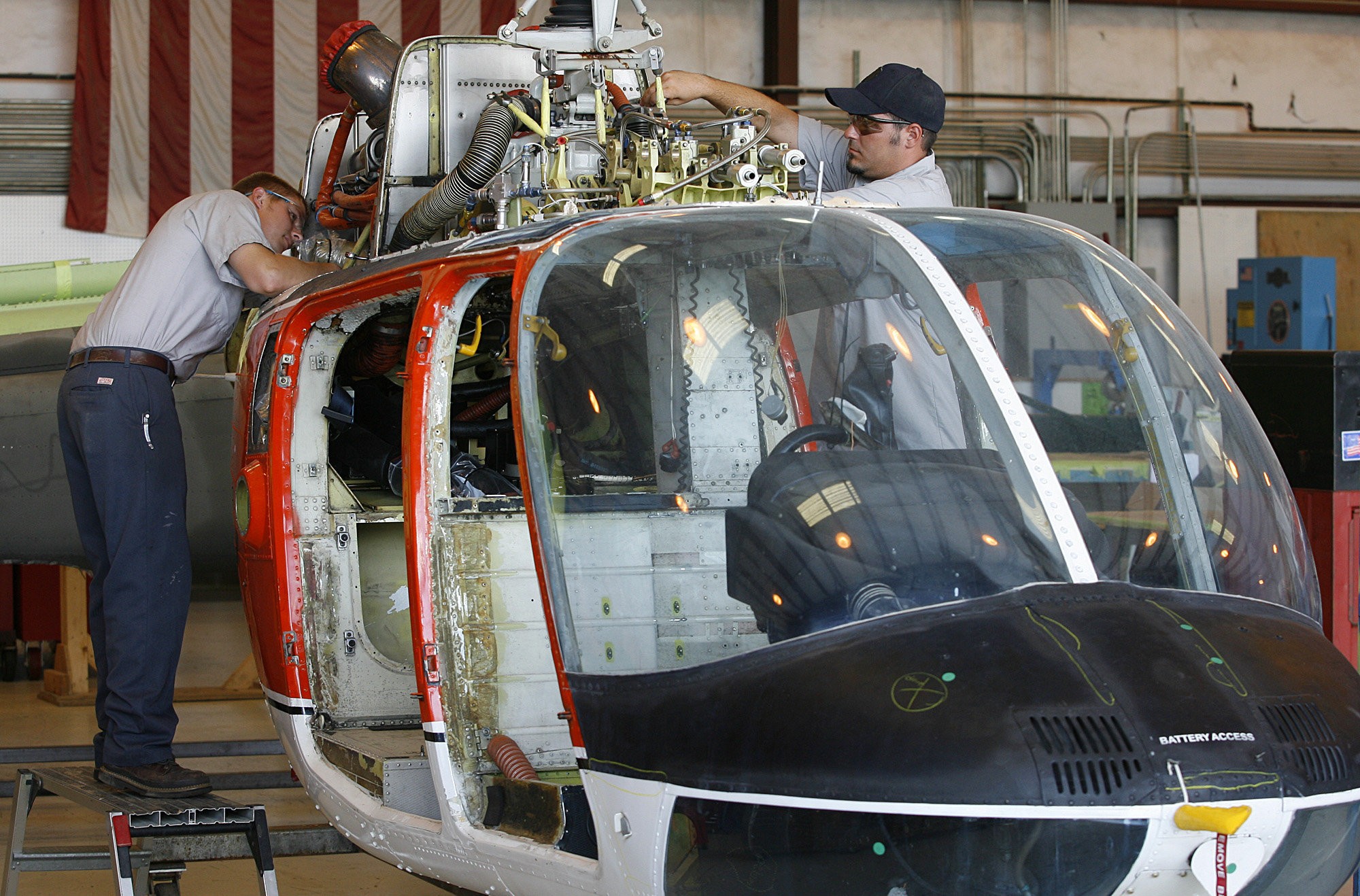 2000x1318 Eads Finalizes Deal For Vector Aerospace, With Facilities