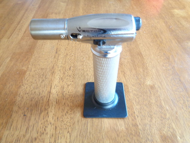 634x476 Time To Test Vector Torch's Lifetime Warranty