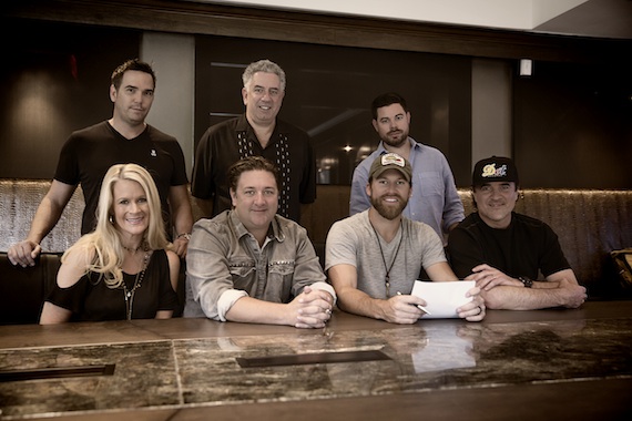 570x380 Bmlg's Dot Records Signs Drake White
