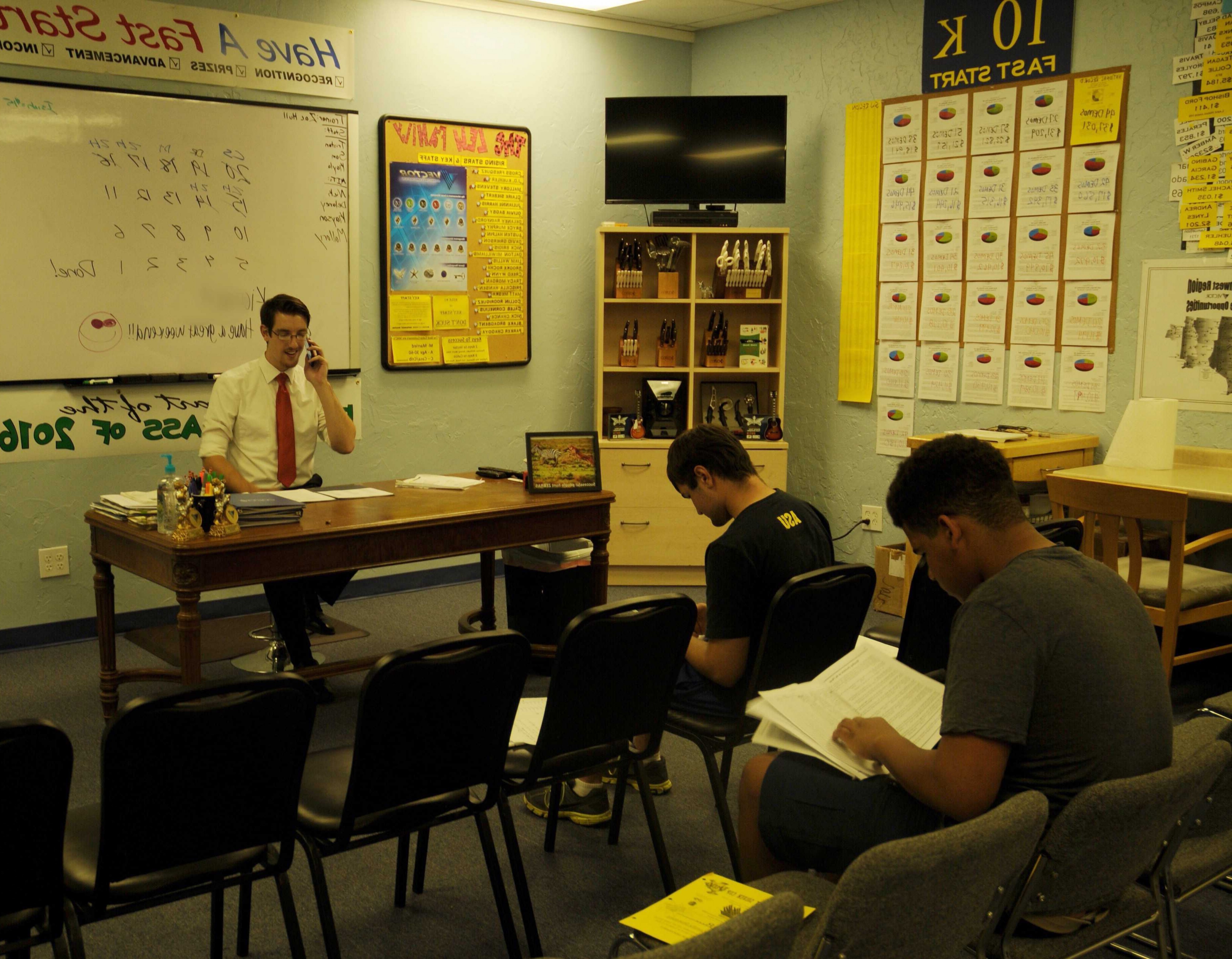 4381x3411 Vector Marketing Knives Cultracing