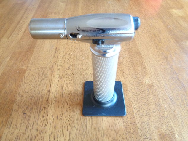 634x476 Time To Test Vector Torch's Lifetime Warranty