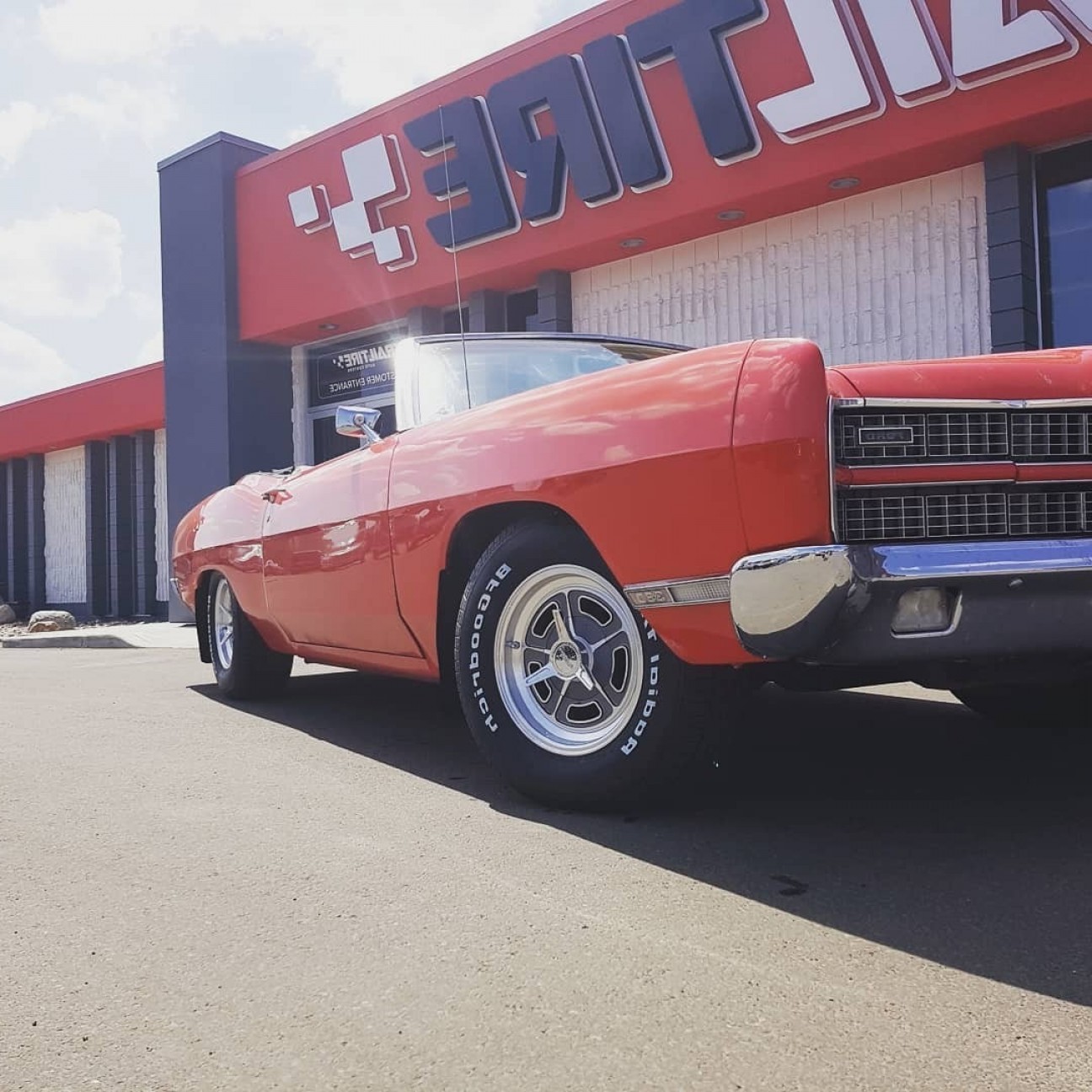 1296x1296 American Racing Vector Catamart