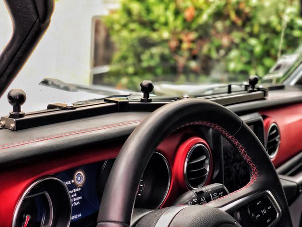 Jle Dock Gladiator Contour Full Width Vector Offroad 600x450 Jle Dock Gladiator Contour Full Width Vector Offroad