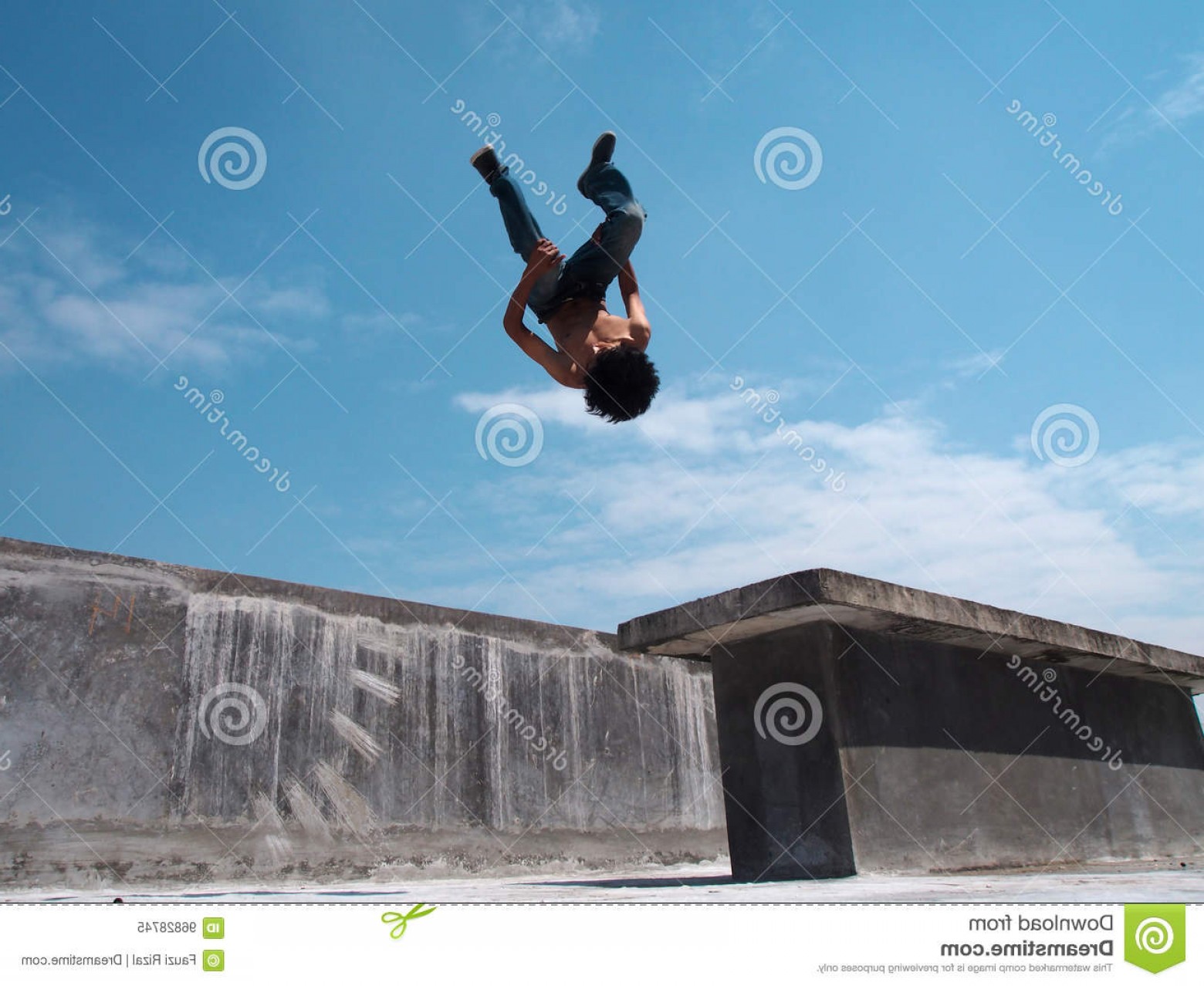 1560x1278 Vector Parkour Front Flip Sarahgardan