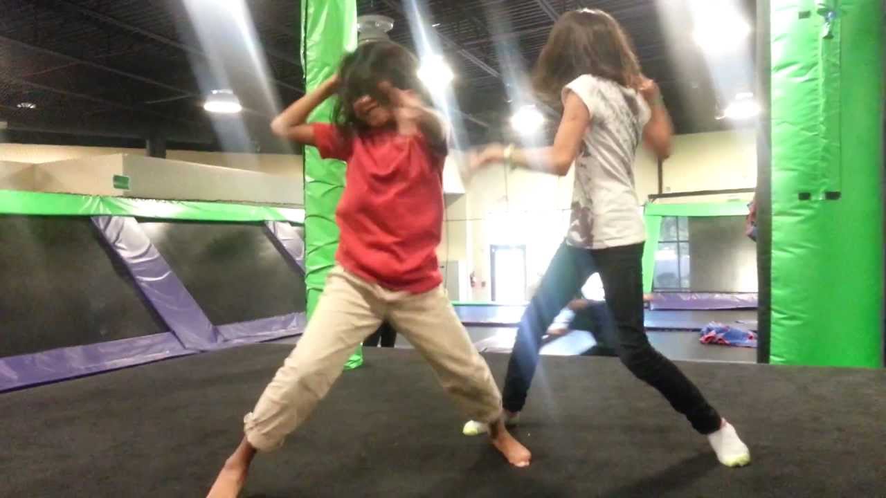 1280x720 Xtreme Air Jump N Skate Vector Prep Rocking Out