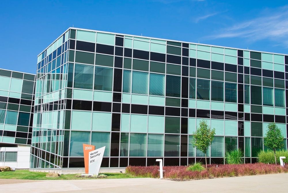 1000x672 Vector Security