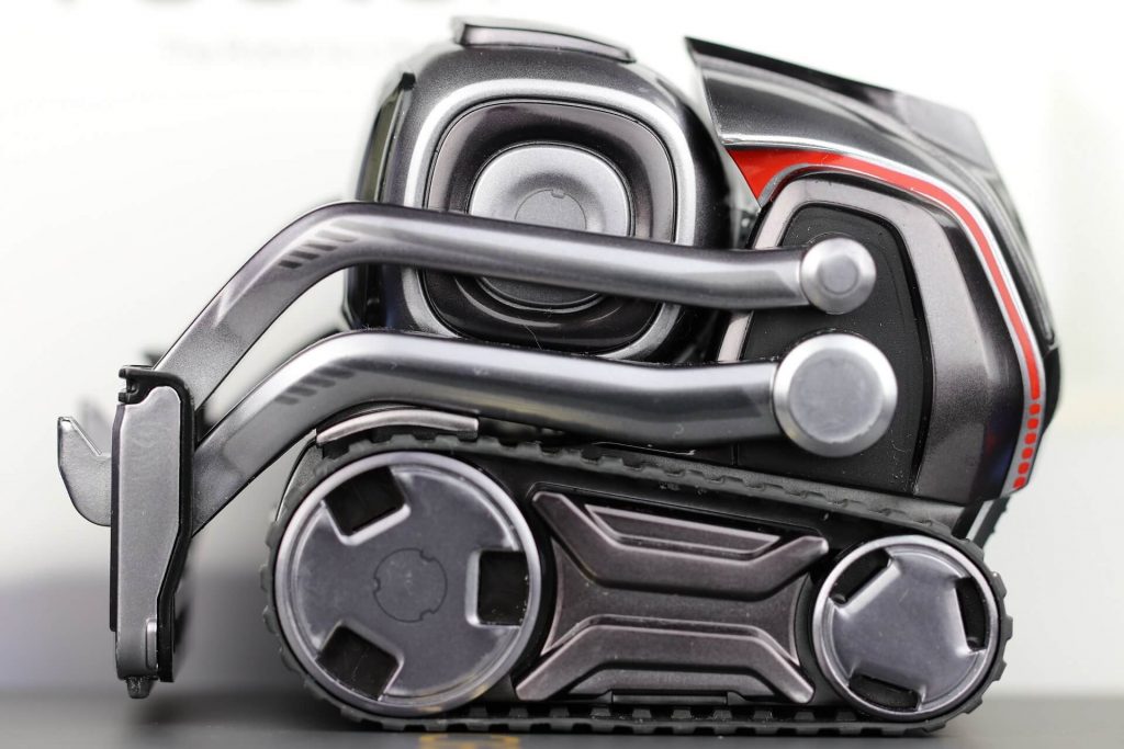 Anki Cozmo Vs Vector 1024x683 Anki Cozmo Vs Vector