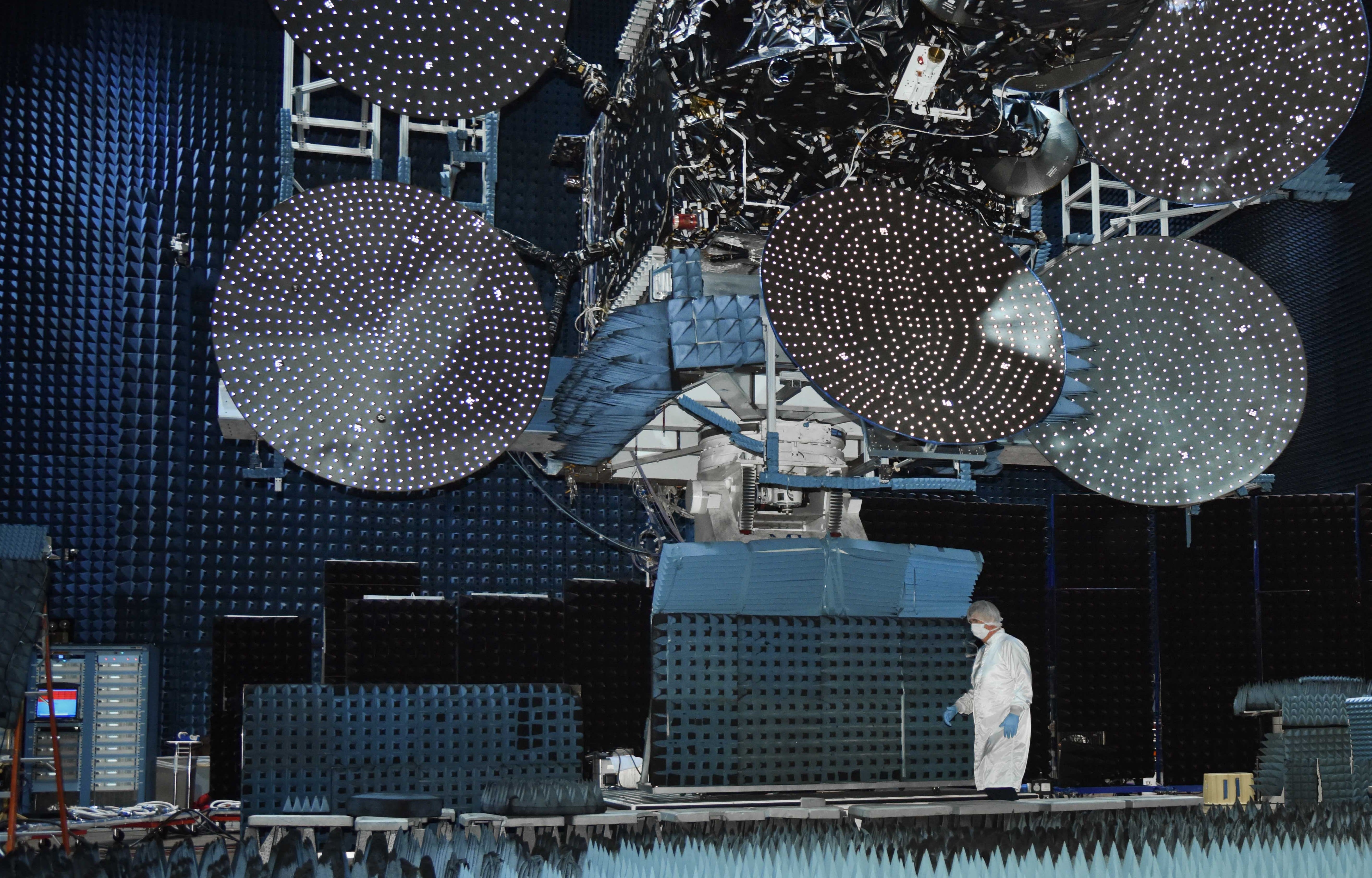 5264x3368 Jp Morgan Space Company Maxar Stock Is High Risk High Reward