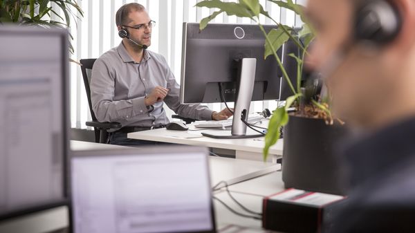 600x337 Support Vector