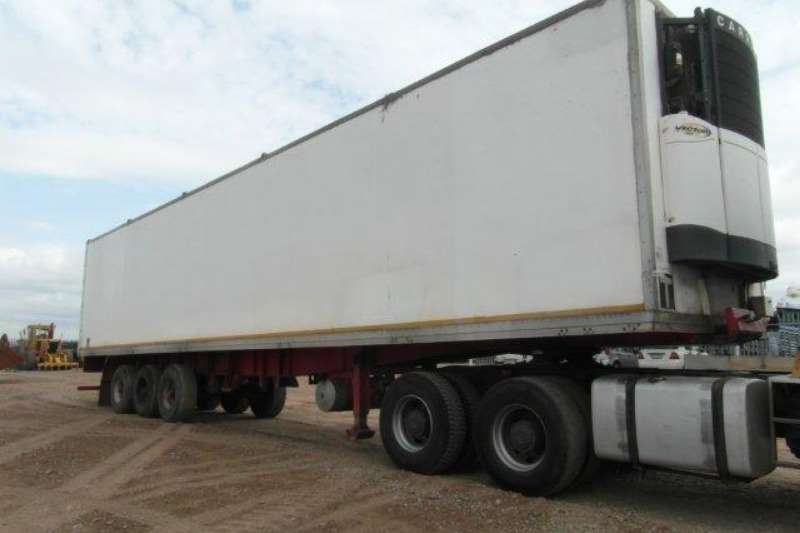 Busaf Tri Axle Refrigerated Trailer With Vector Uni 800x533 Busaf Tri Axle Refrigerated Trailer With Vector Uni
