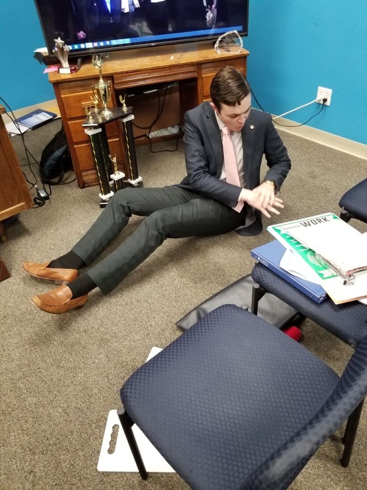 750x1000 Assistant Manager Playing Cha