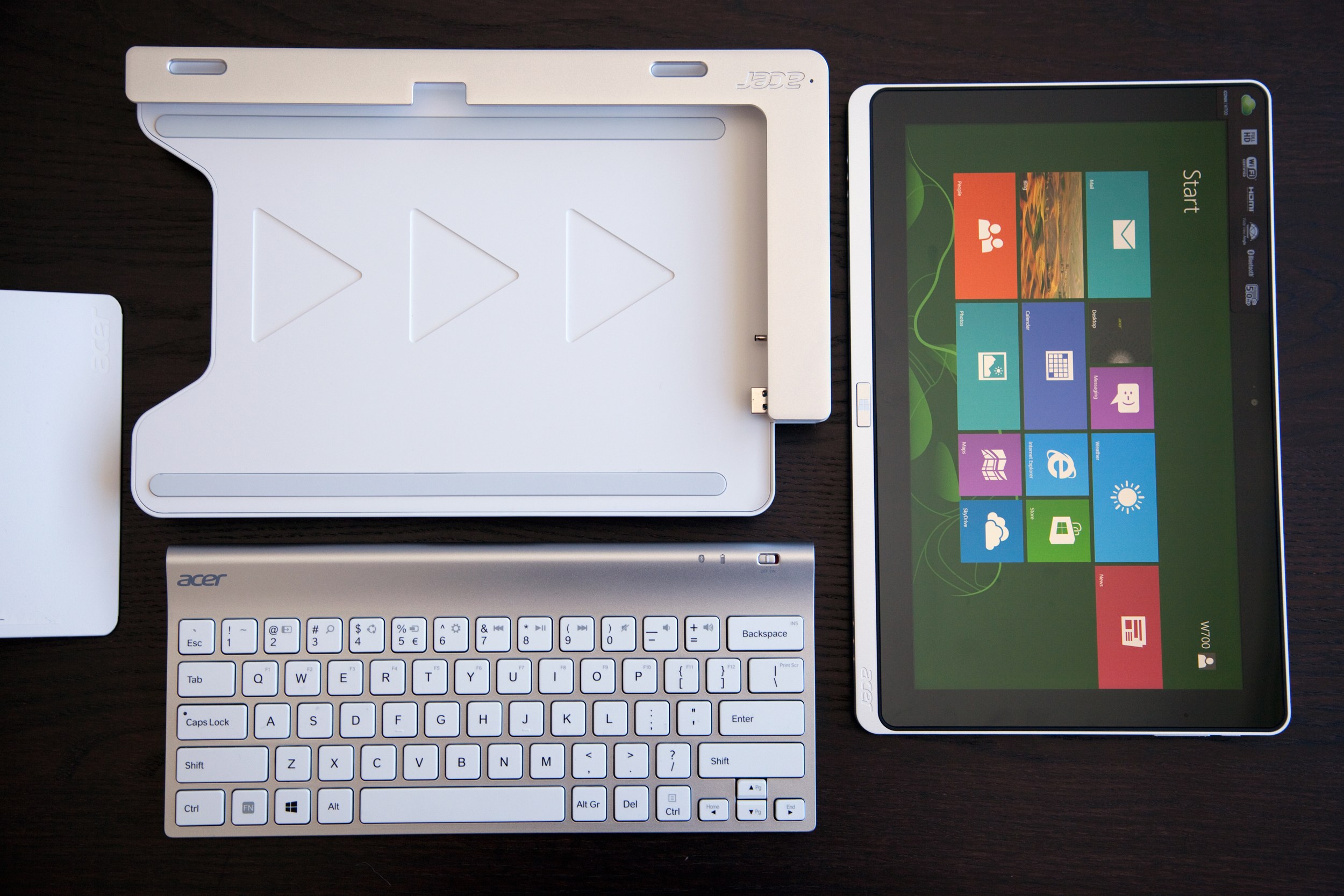 2500x1667 Review Acer Iconia Wired