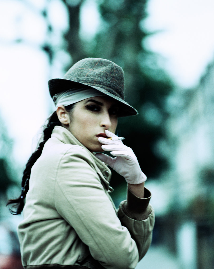 Amy Winehouse Photos Unseen Portraits Memories Of Late Icon 900x1129 Amy Winehouse Photos Unseen Portraits Memories Of Late Icon