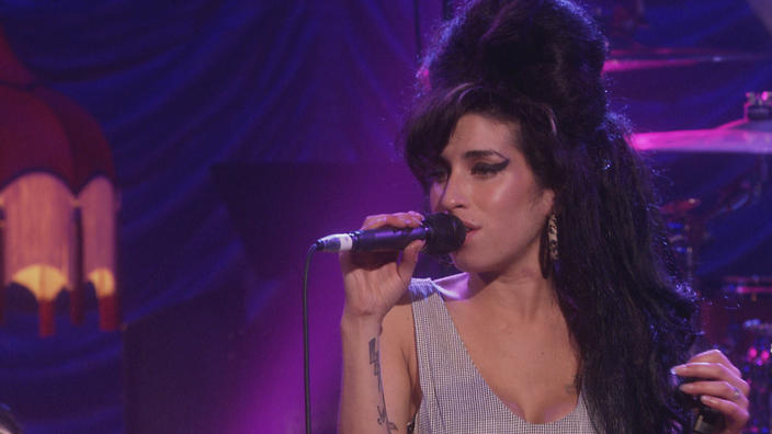 It Took Just Two Records For Amy Winehouse To Become A Legend Guide 704x396 It Took Just Two Records For Amy Winehouse To Become A Legend Guide