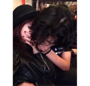 315x300 Yuzu Gozukmeyen Sevgilili Kisa Sacli Kiz Icon Ask Fmicondkfjd