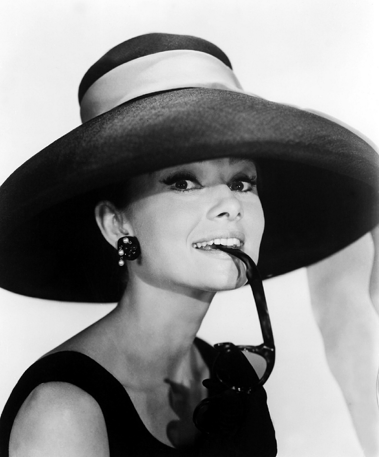 1594x1920 Audrey Hepburn The Woman Behind The Icon