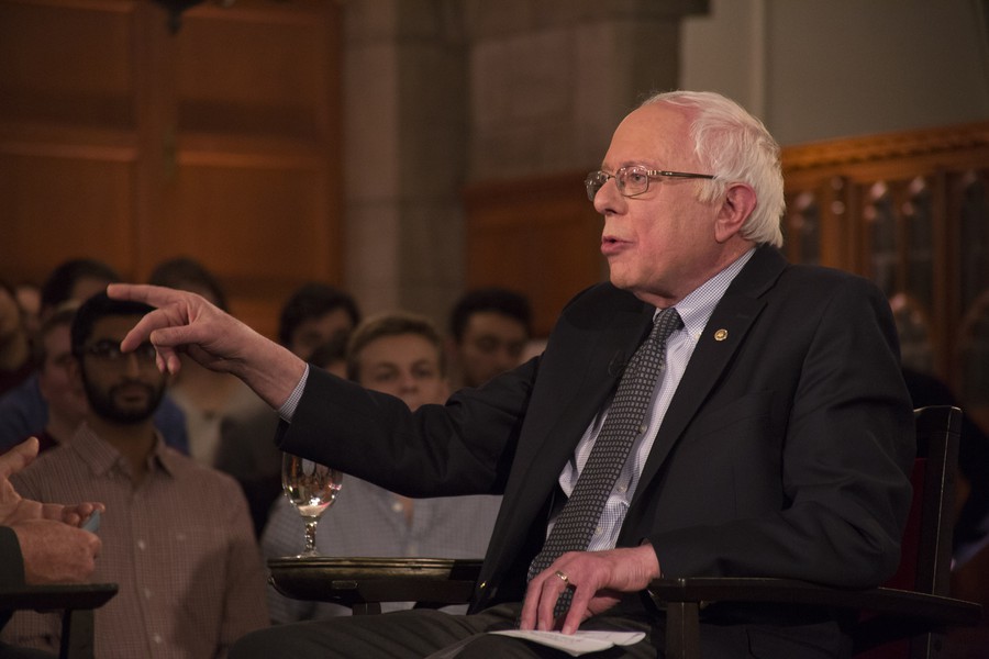 900x600 Uchicago Alum Bernie Sanders, A Progressive Icon, Enters